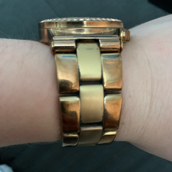 Host Pick!!! 🎉 Michael Kors women’s rose gold-tone watch jewels - Picture 4 of 12